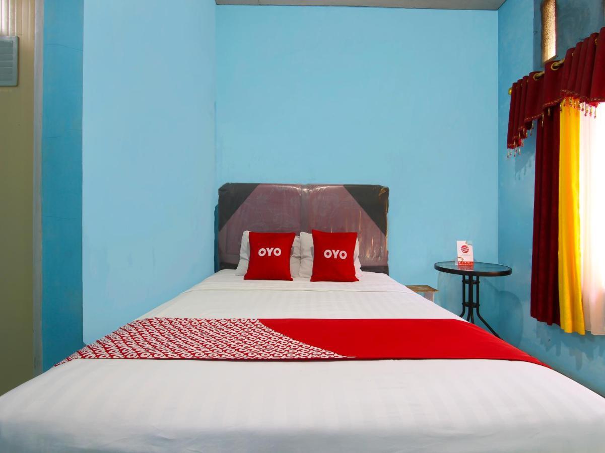 Oyo 91476 Srikaya Hotel 3 Пекалонган Екстериор снимка