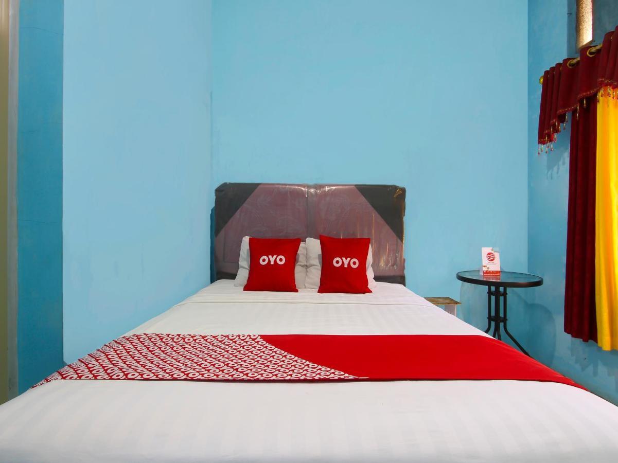 Oyo 91476 Srikaya Hotel 3 Пекалонган Екстериор снимка