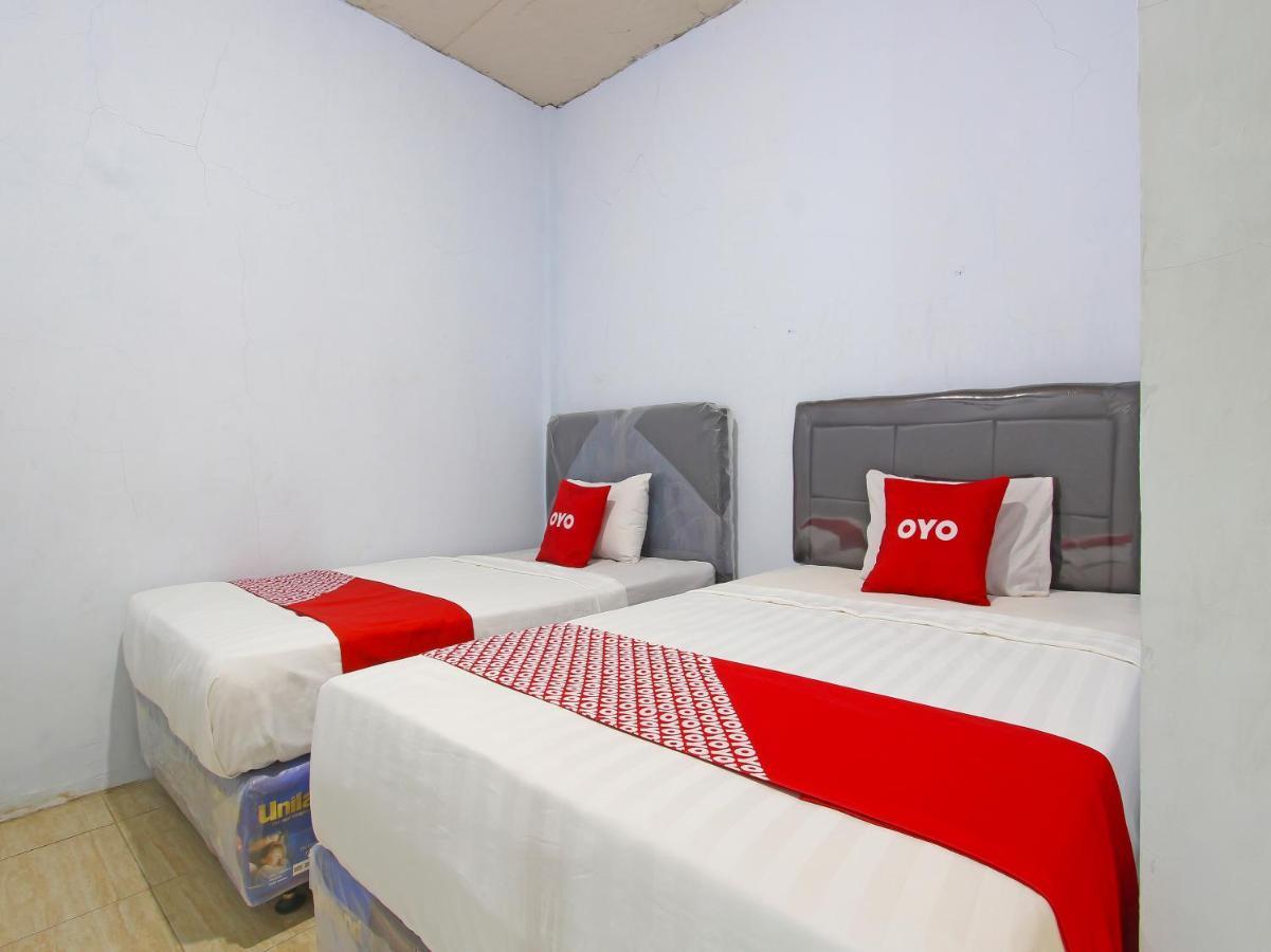 Oyo 91476 Srikaya Hotel 3 Пекалонган Екстериор снимка
