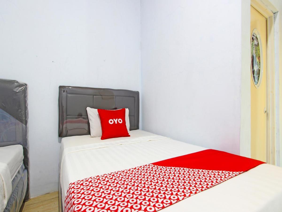 Oyo 91476 Srikaya Hotel 3 Пекалонган Екстериор снимка